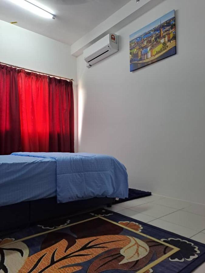 Impiana Homestay Near Putrajaya, Cyberjaya, Musliem Only,Wifi,Netflix Kampung Dengkil Exterior foto