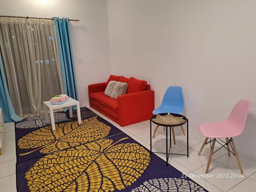 Impiana Homestay Near Putrajaya, Cyberjaya, Musliem Only,Wifi,Netflix Kampung Dengkil Exterior foto